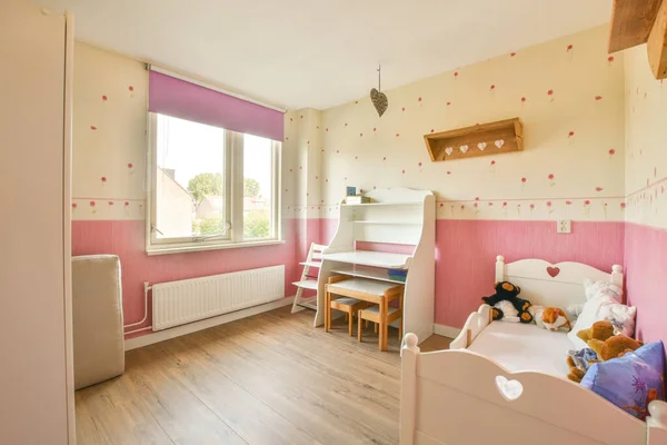 Fenster im Kinderzimmer