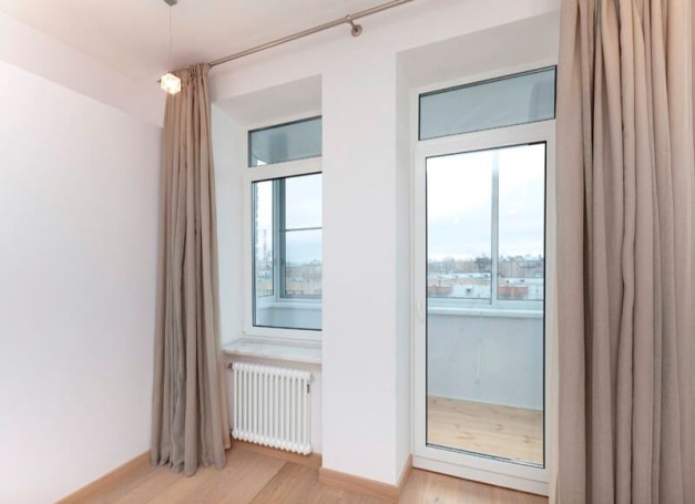Tür zum Balkon