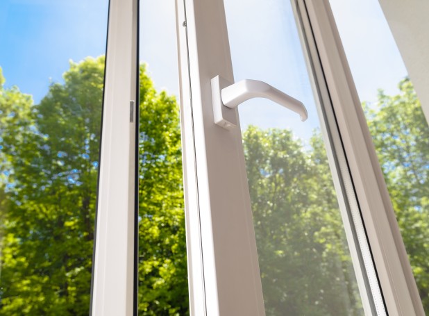 Zweiflügelige Fenster